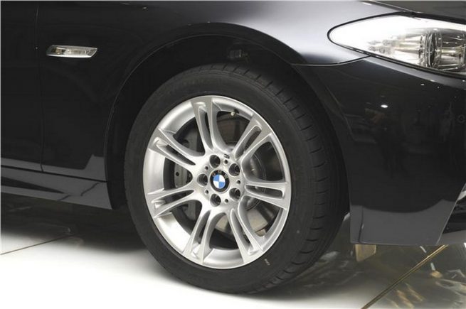 BMW 530d M Sport alloys