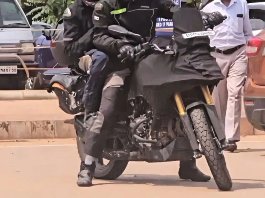 BMW F 450 GS front