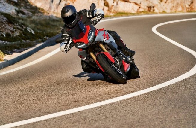 BMW F 900 XR Specs