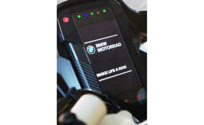 BMW G 310 RR Console