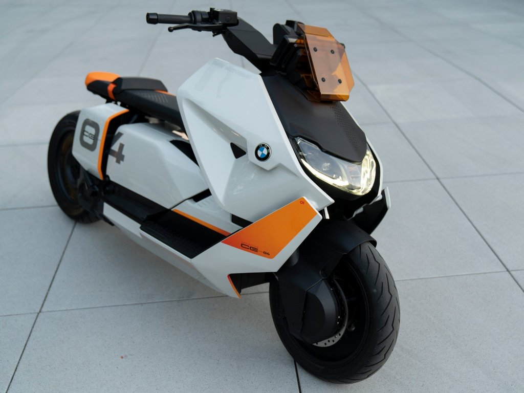 BMW Motorrad Definition CE 04 Front