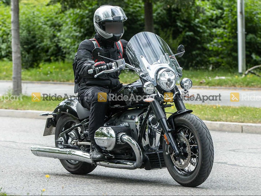 BMW R 18 Touring Spied