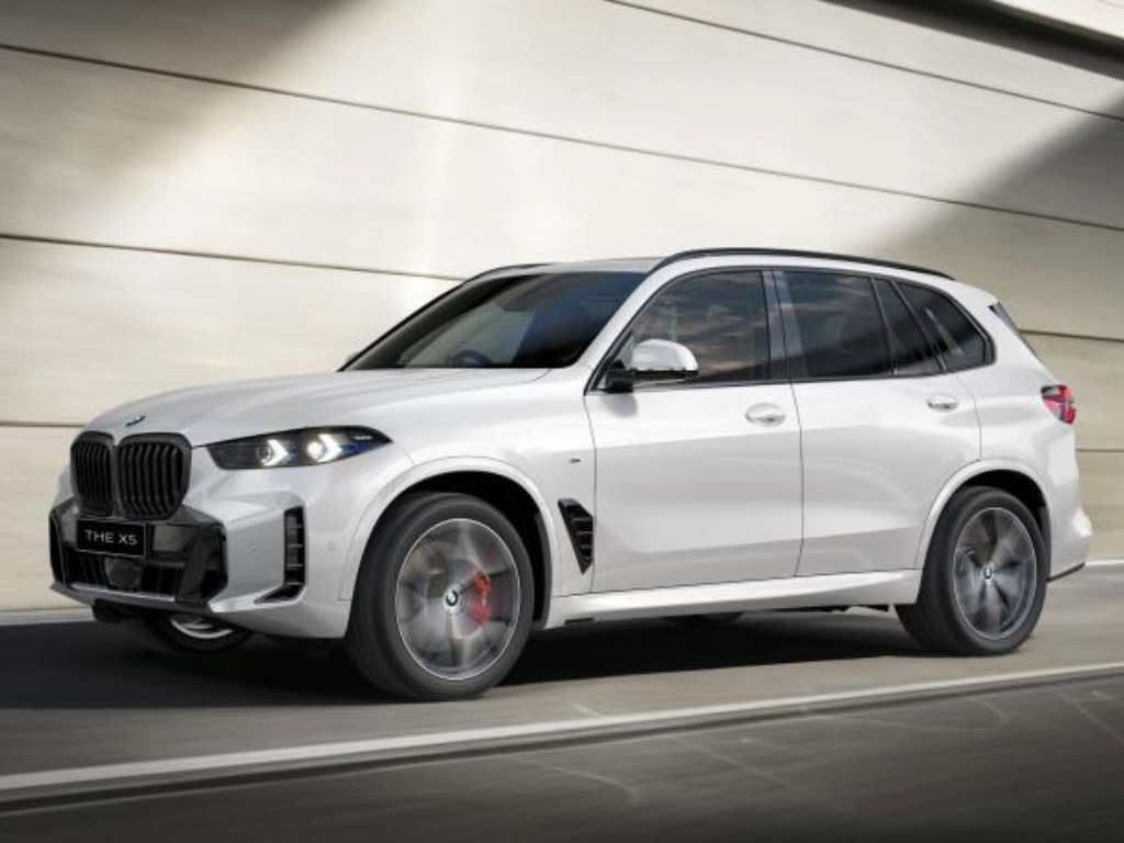 BMW X5 M Sport Pro front