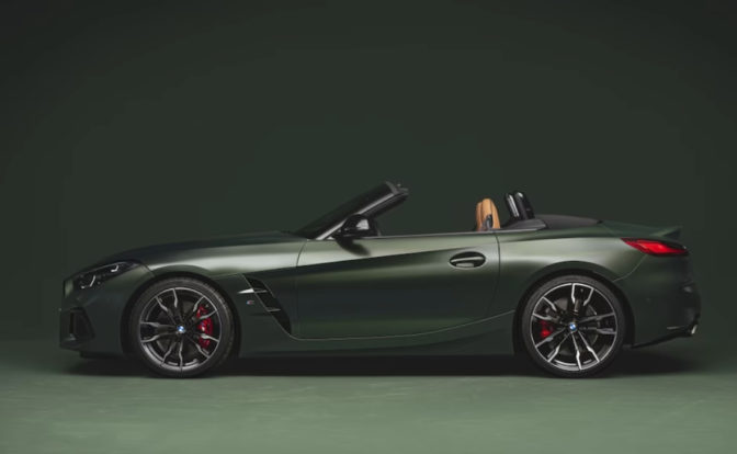 BMW Z4 M40i Pure Impulse edition side