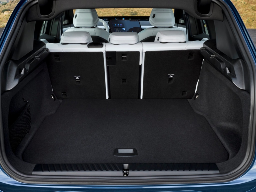 BMW iX3 boot