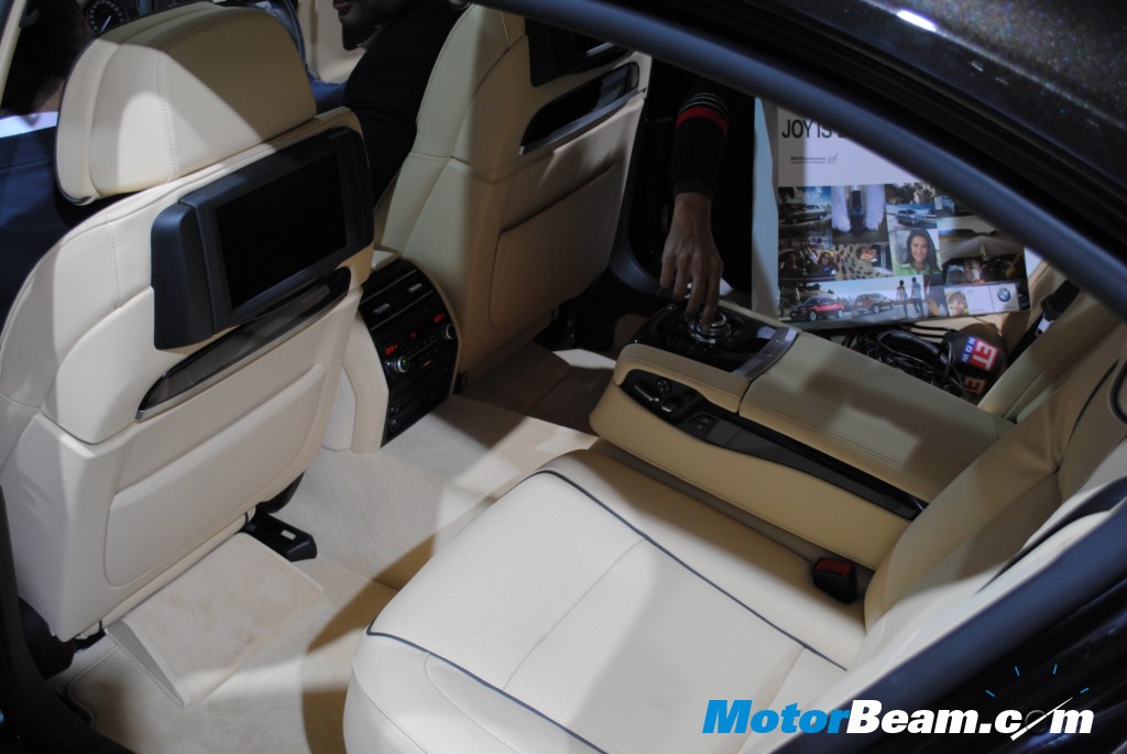 BMW_750Li_Rear_Seat