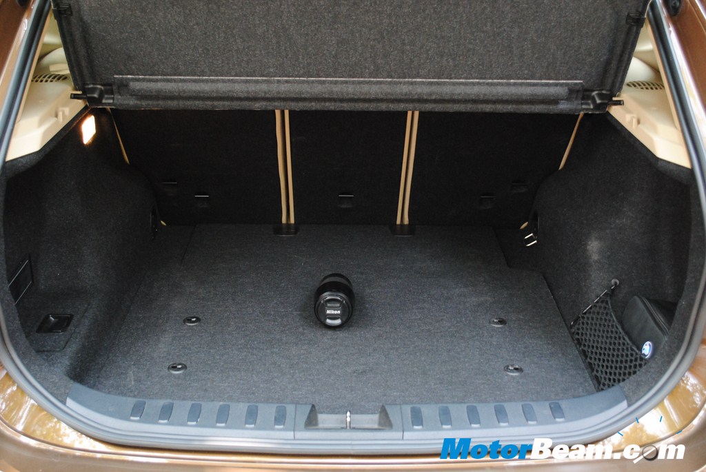 BMW_X1_Boot