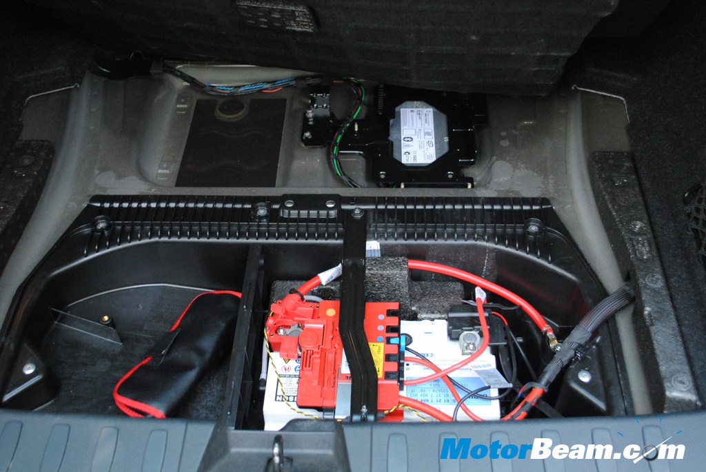 BMW_X1_Under_The_Boot