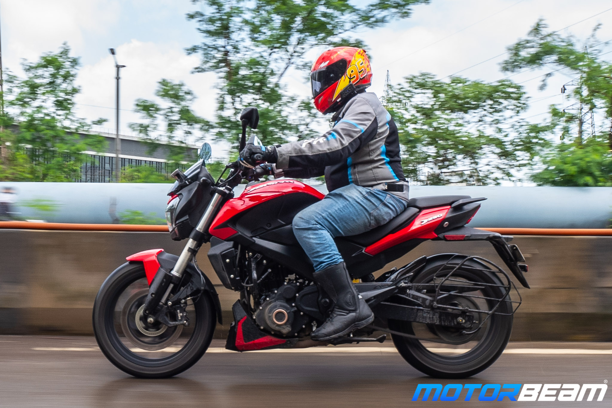 Bajaj Dominar 250 Review Posture