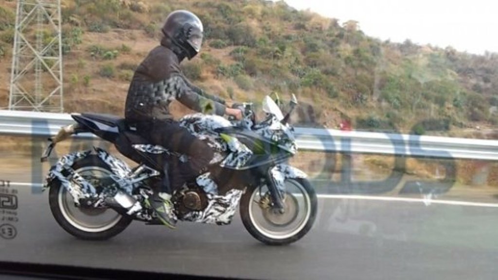 Bajaj Pulsar 200 SS Spy Shot