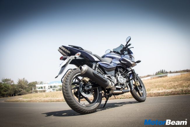 Bajaj Pulsar 220F Research 3
