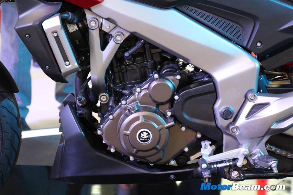 Bajaj Pulsar CS400 Performance