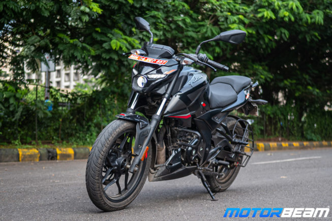Bajaj Pulsar N160 Review 12