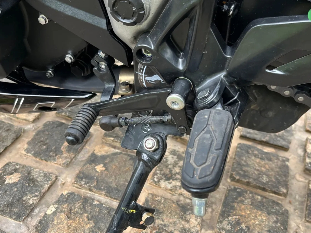 Bajaj Pulsar NS400Z quickshifter