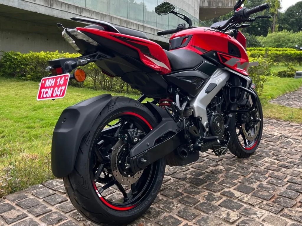 Bajaj Pulsar NS400Z tyres