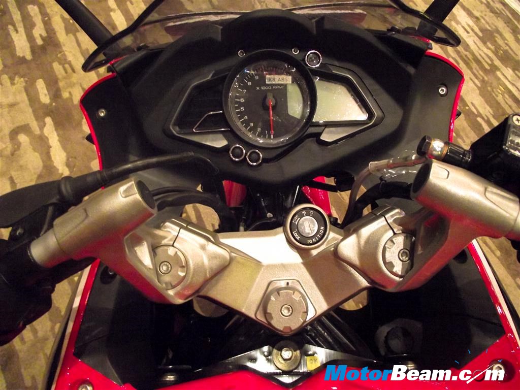Bajaj Pulsar RS 200 Instrument Console
