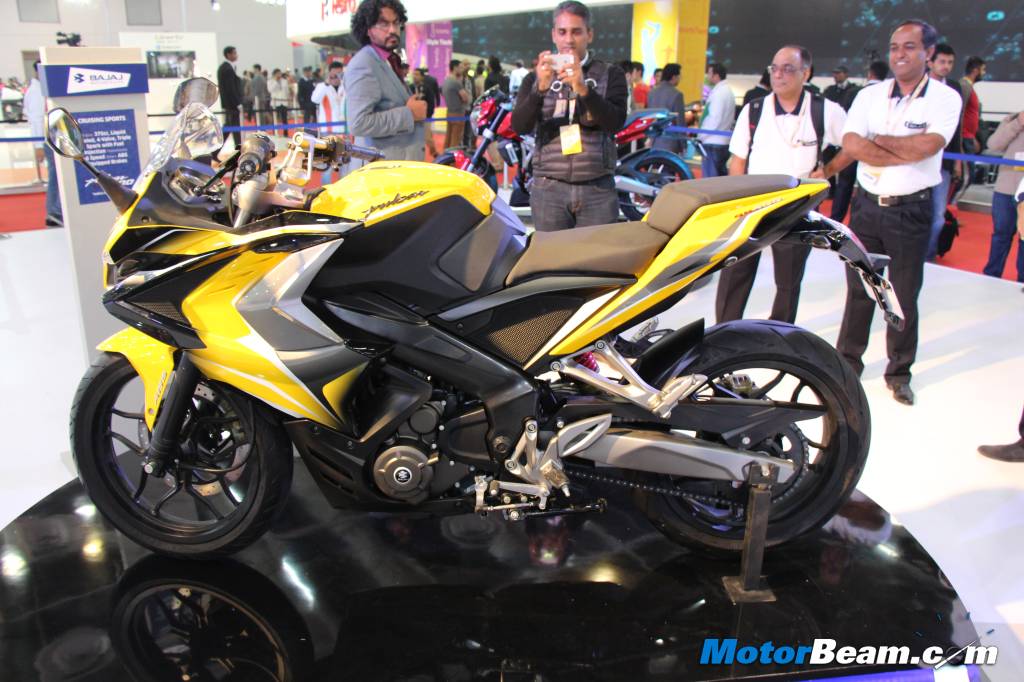 Bajaj Pulsar SS400 Side