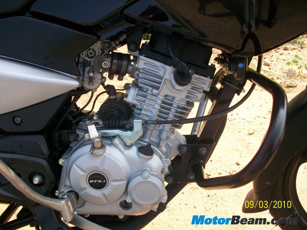 Bajaj_Pulsar_135LS_Engine