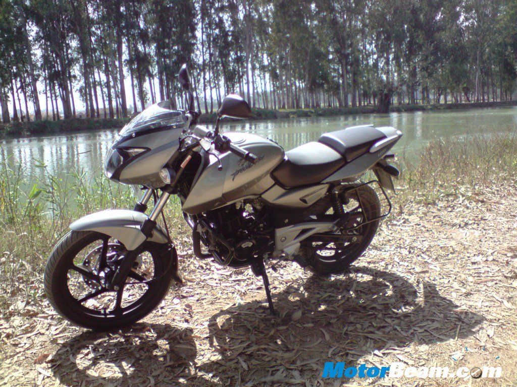 Bajaj_Pulsar_180_UG_IV_Review Bajaj Pulsar 180 Review