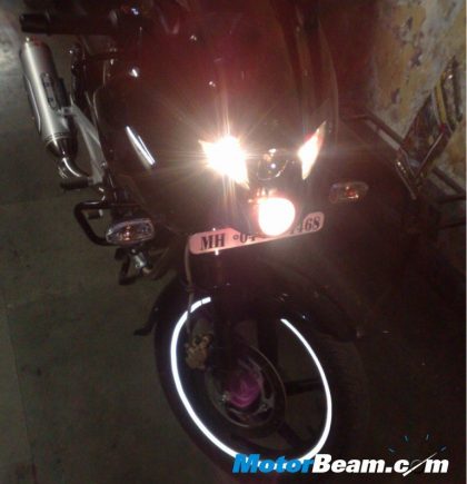 Bajaj_Pulsar_220_Night