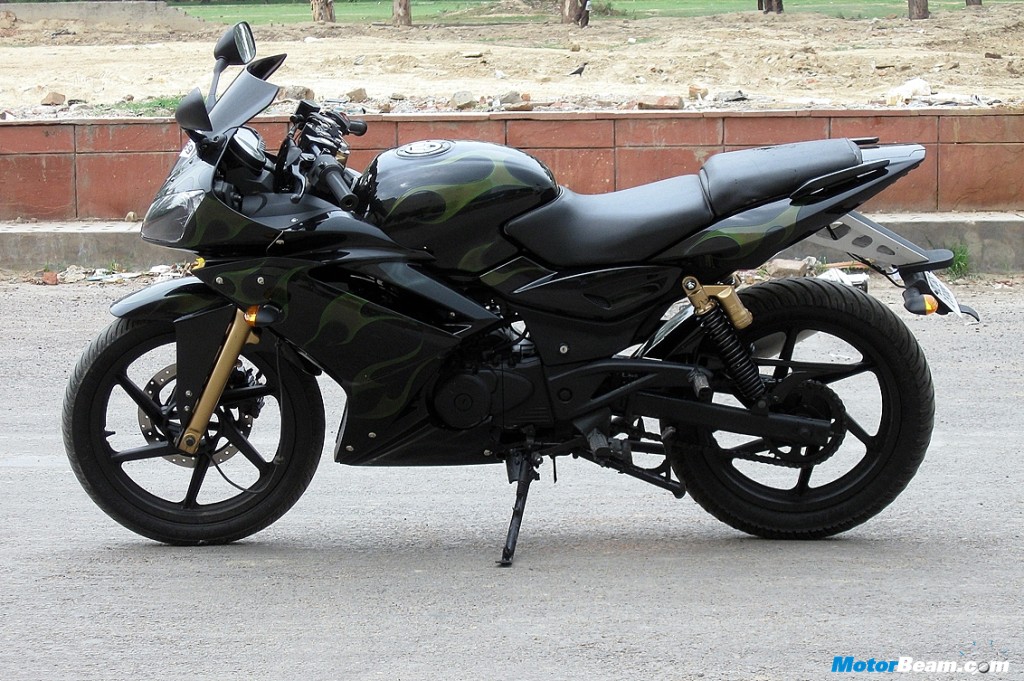Bajaj_Pulsar_With_R15_Headlamps Bajaj_Pulsar_With_R15_Headlamps