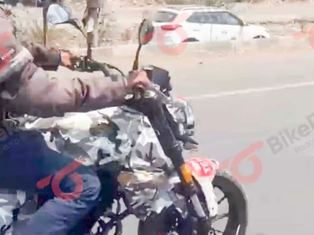 Benelli Leoncino 250 front zoom