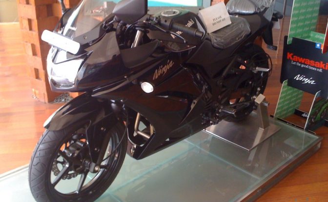 Black Kawasaki Ninja 250R