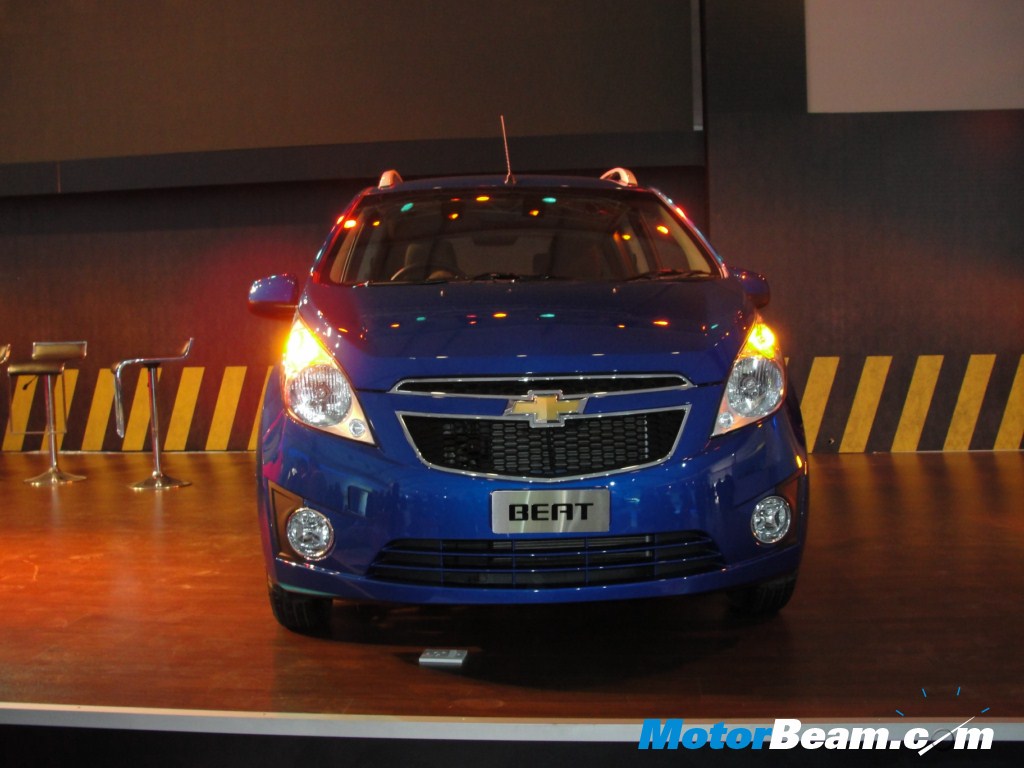 Blue_Chevrolet_Beat_Front
