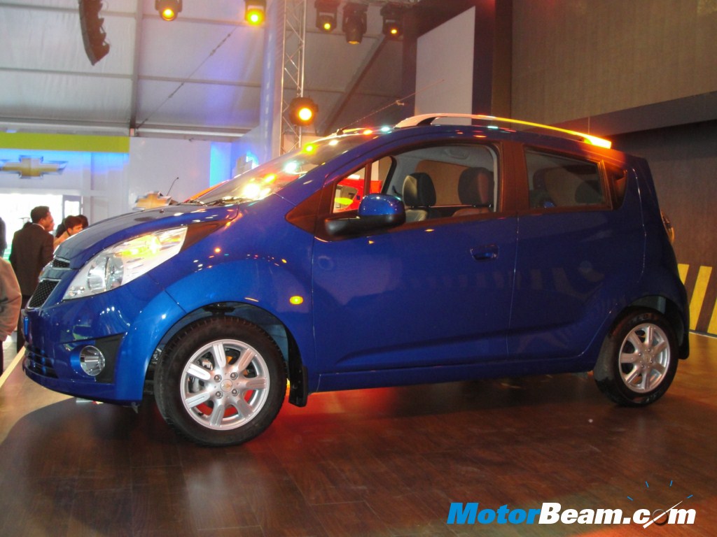 Blue_Chevrolet_Beat_Side