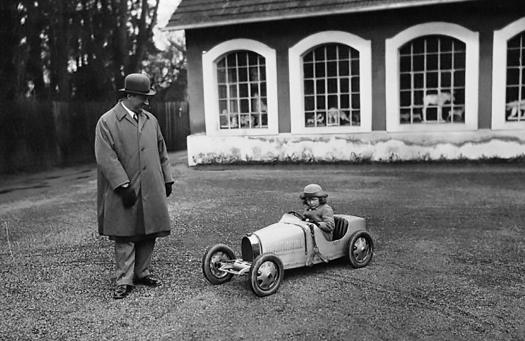 The original car gifted to Roland
