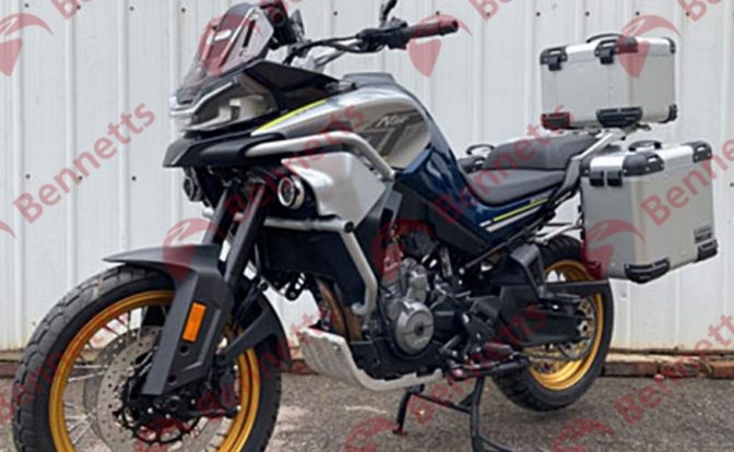 CFMoto 800MT 2