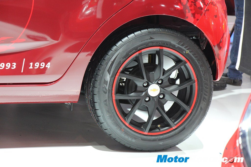 Chevrolet Beat Manchester United Alloys