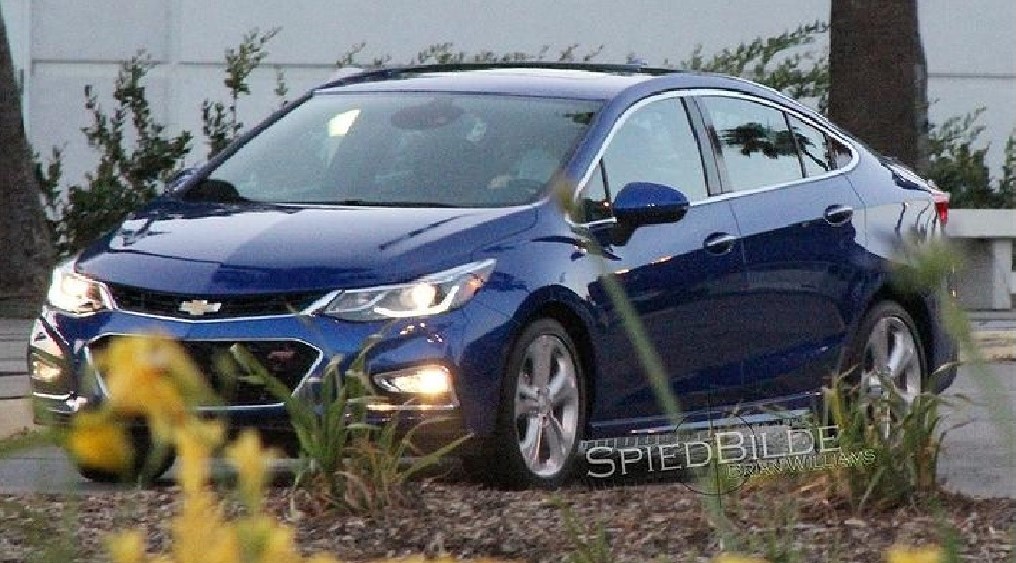 Chevrolet Cruze Spied
