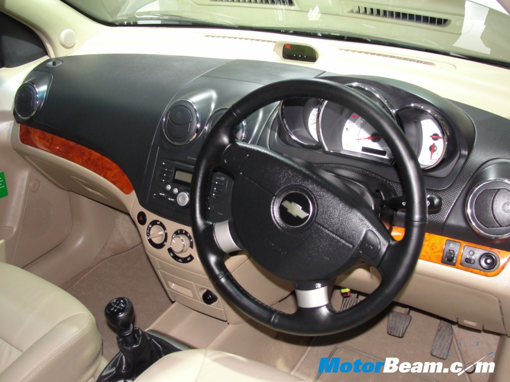 Chevrolet_Aveo_CNG_Interior