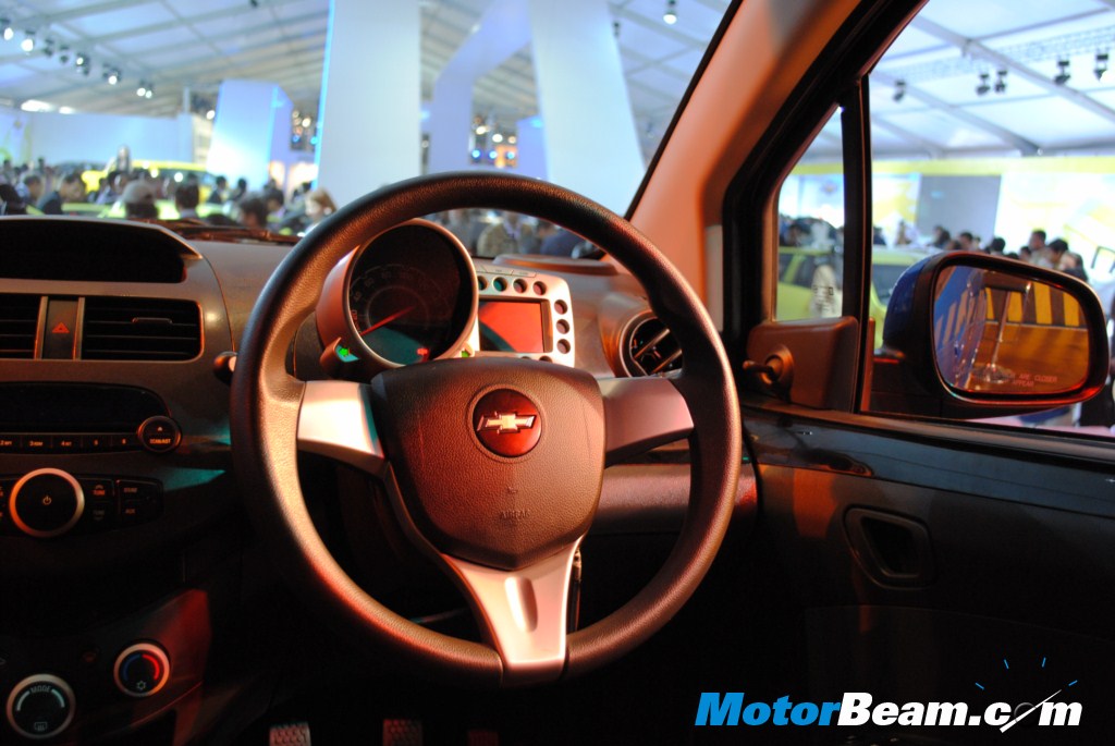 Chevrolet_Beat_Driving_View