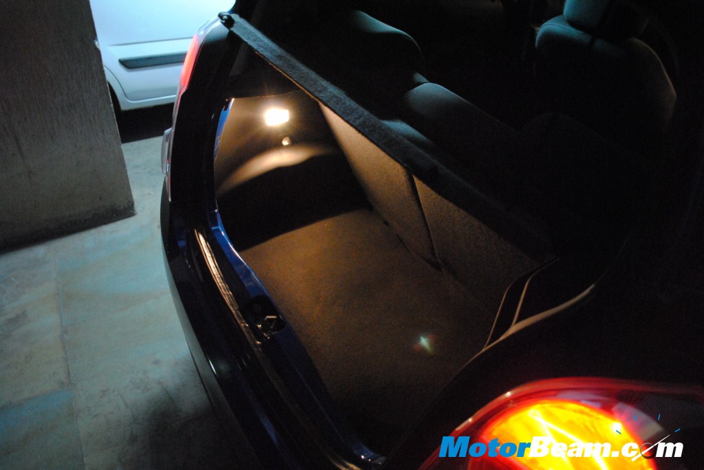 Chevrolet_Beat_boot