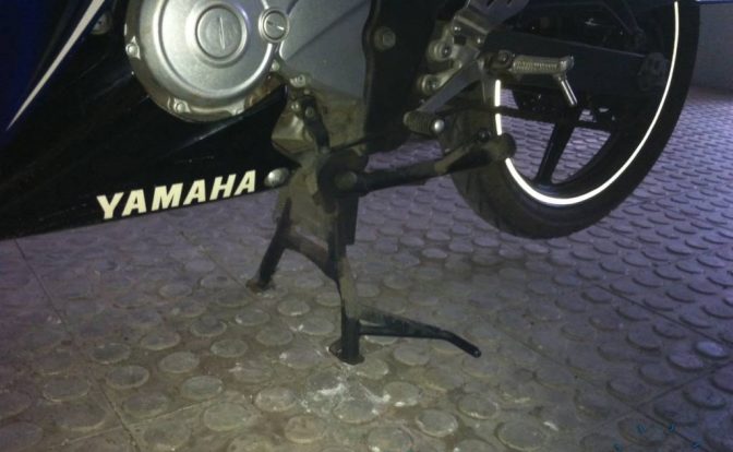 Custom Yamaha R15 Stand