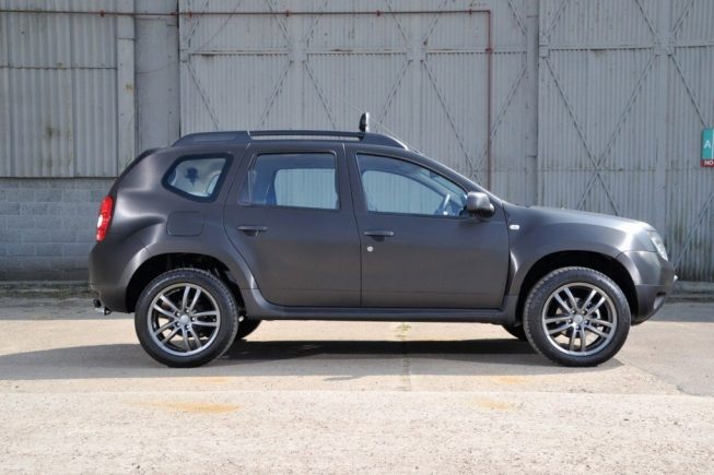 Dacia Duster Black Edition Side