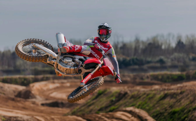 Ducati Desmo450 MX Jump