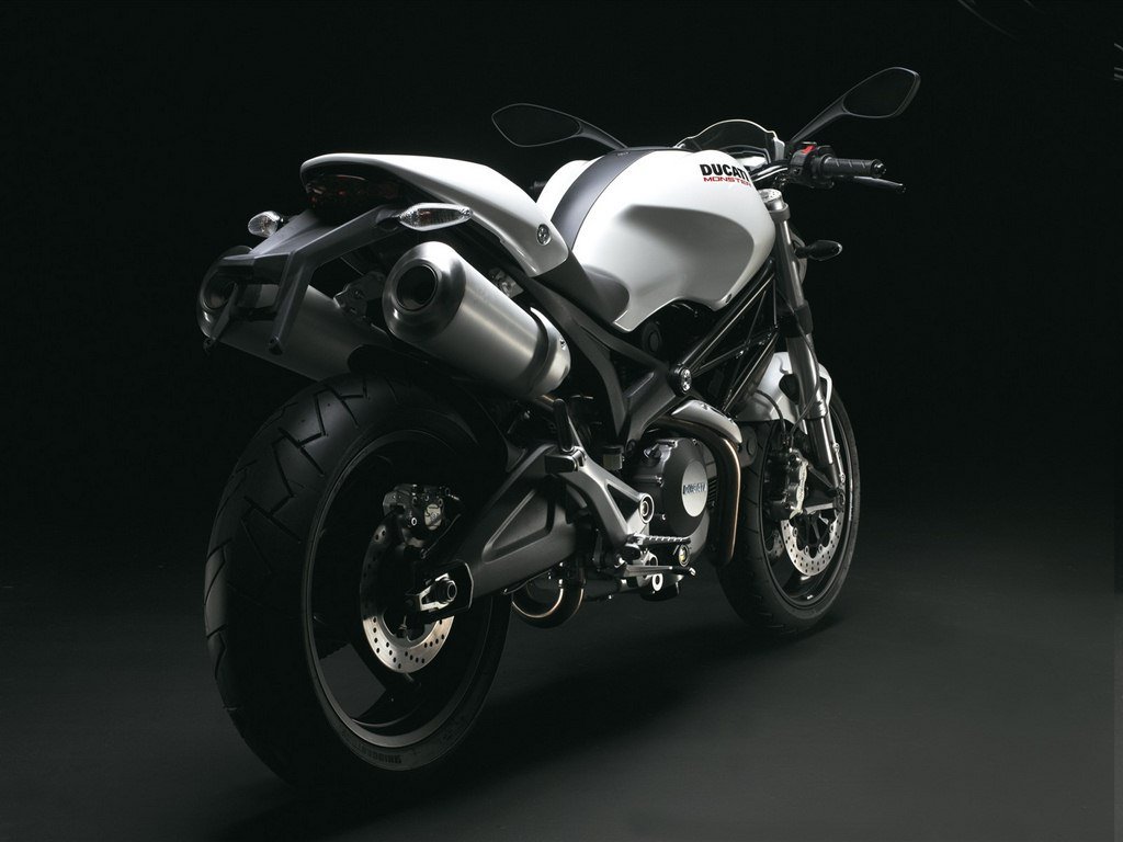 Ducati Moster 696