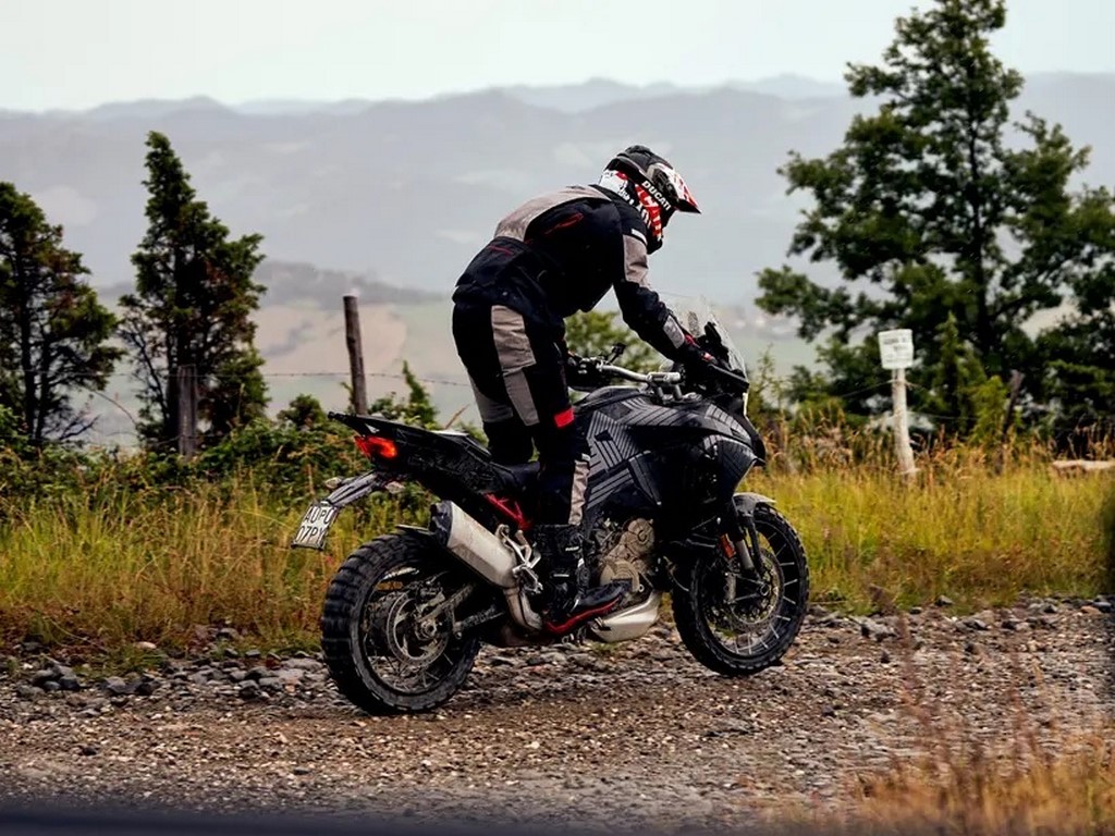Off Road Rear Profile