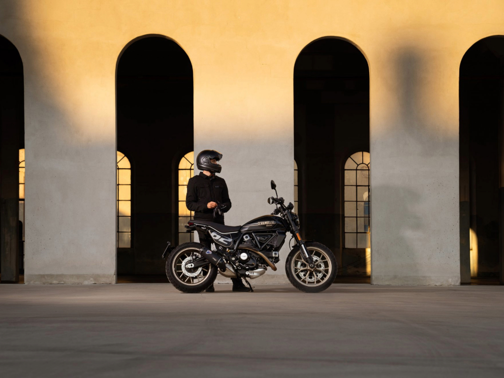 Ducati Scrambler Full Throttle Side