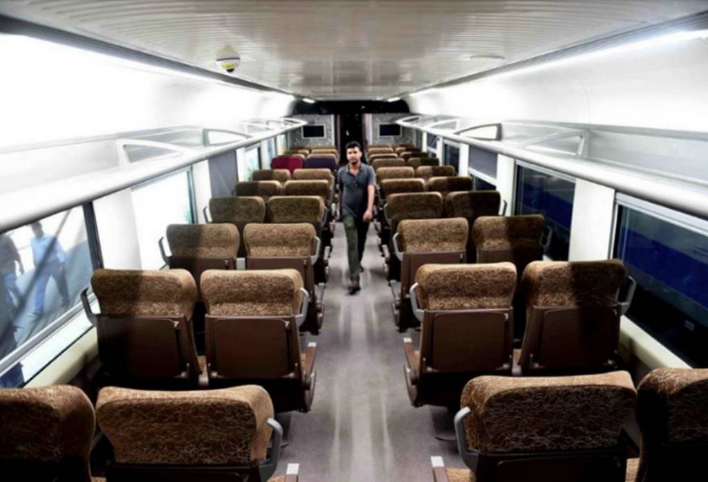Engineless Train18