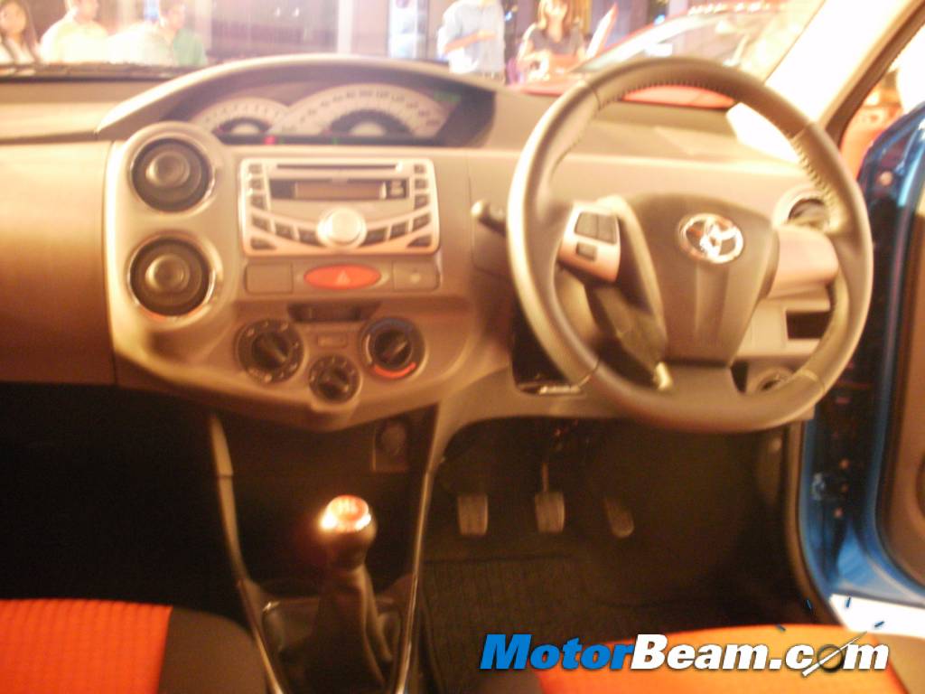Etios_Liva_Side_Interior Etios_Liva_Side_Interior