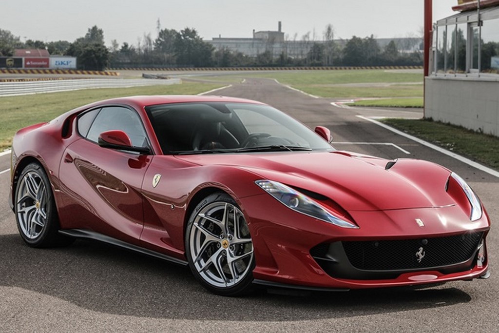 Ferrari 812 Superfast Performance