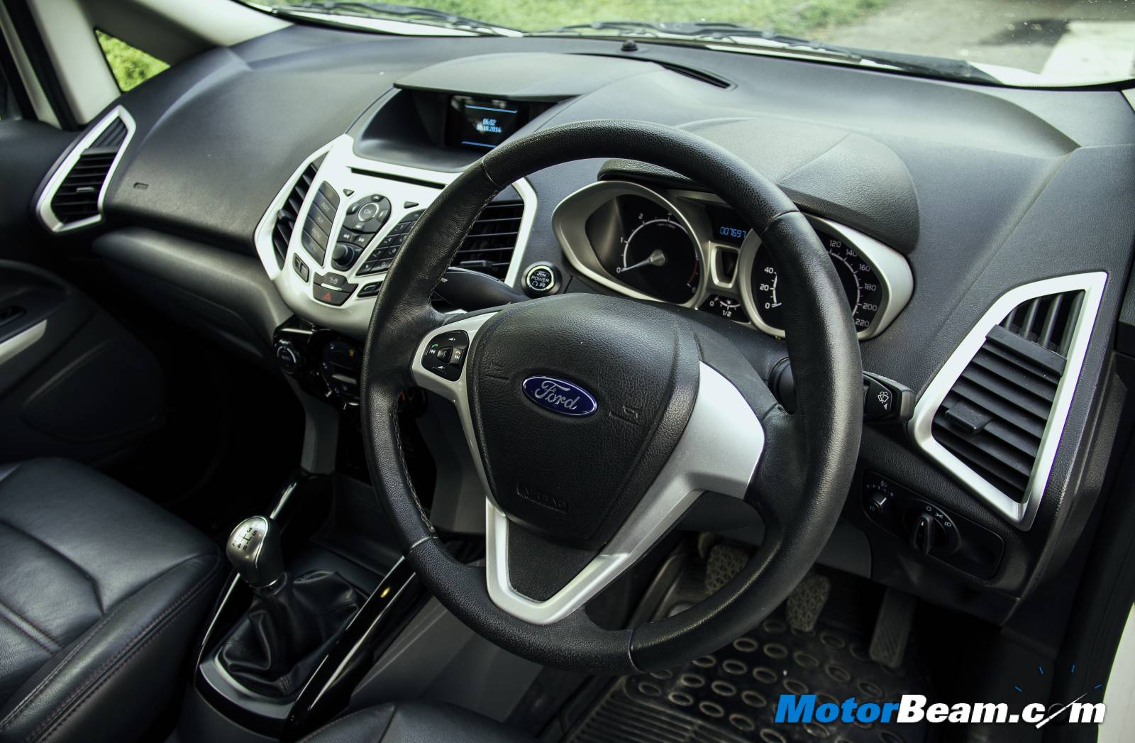 Fiat Avventura vs Ford EcoSport Road Test