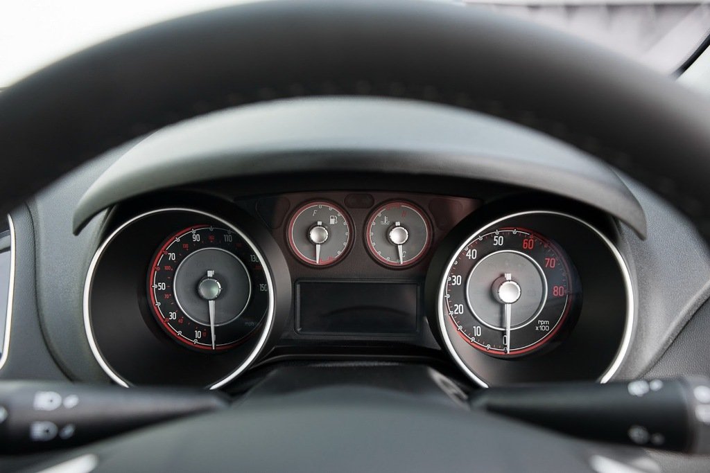 Fiat-Punto-Jet-Black-2-Instrument-Console