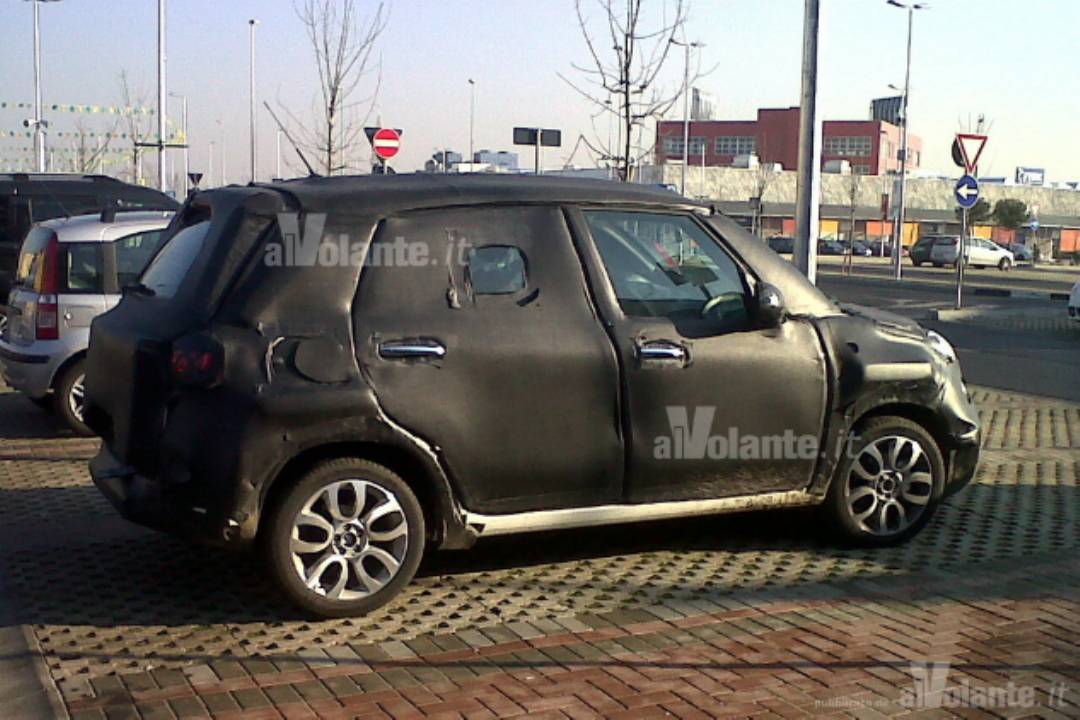 Fiat 500L 5-Door Spied Fiat 500L 5-Door Spied