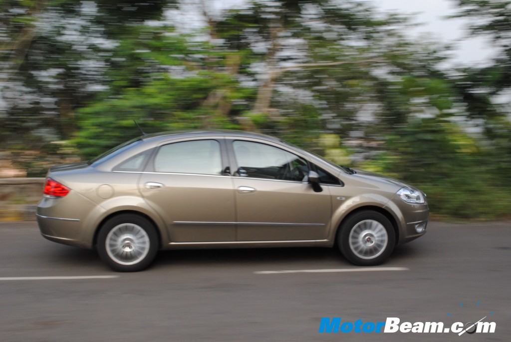 Fiat_Linea_Tjet_On_The_Move Fiat Linea Tjet - Speeding up