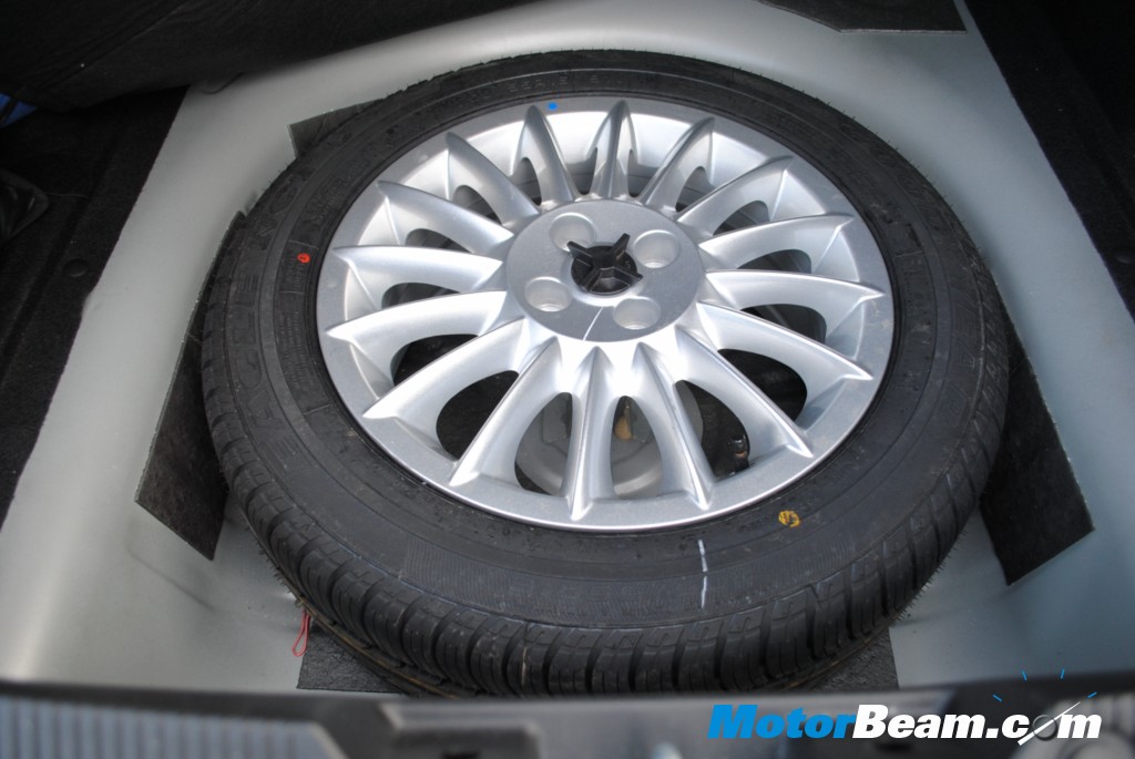 Fiat Linea Tjet Spare Tyre with Alloy